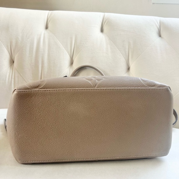 Louis Vuitton Monogram Empreinte Grand Palais Handbag - Picture 8 of 12